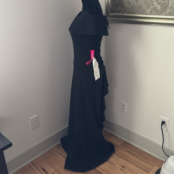 Betsy & Adam black off the shoulder back cascade and exposed zip Sz 8 gown new - Picture 6 of 13